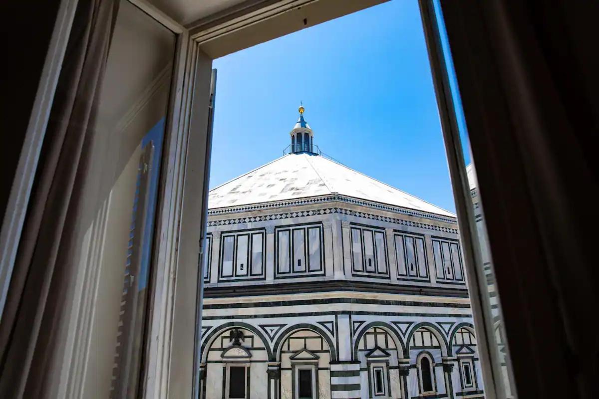 Apartment Serene Gem In Front Of Duomo *
